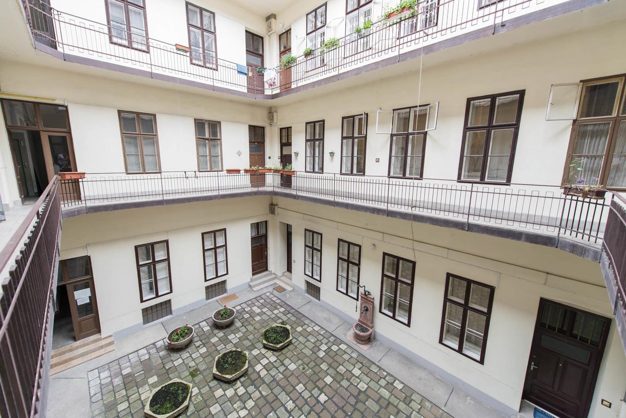 Oasis Apartments - Liberty Square Budapeste Exterior foto