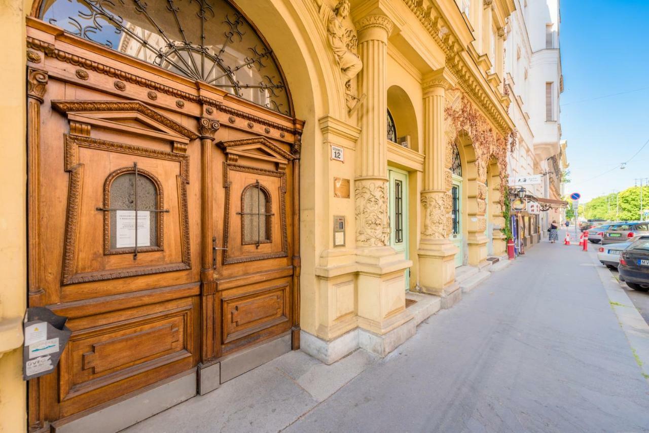 Oasis Apartments - Liberty Square Budapeste Exterior foto